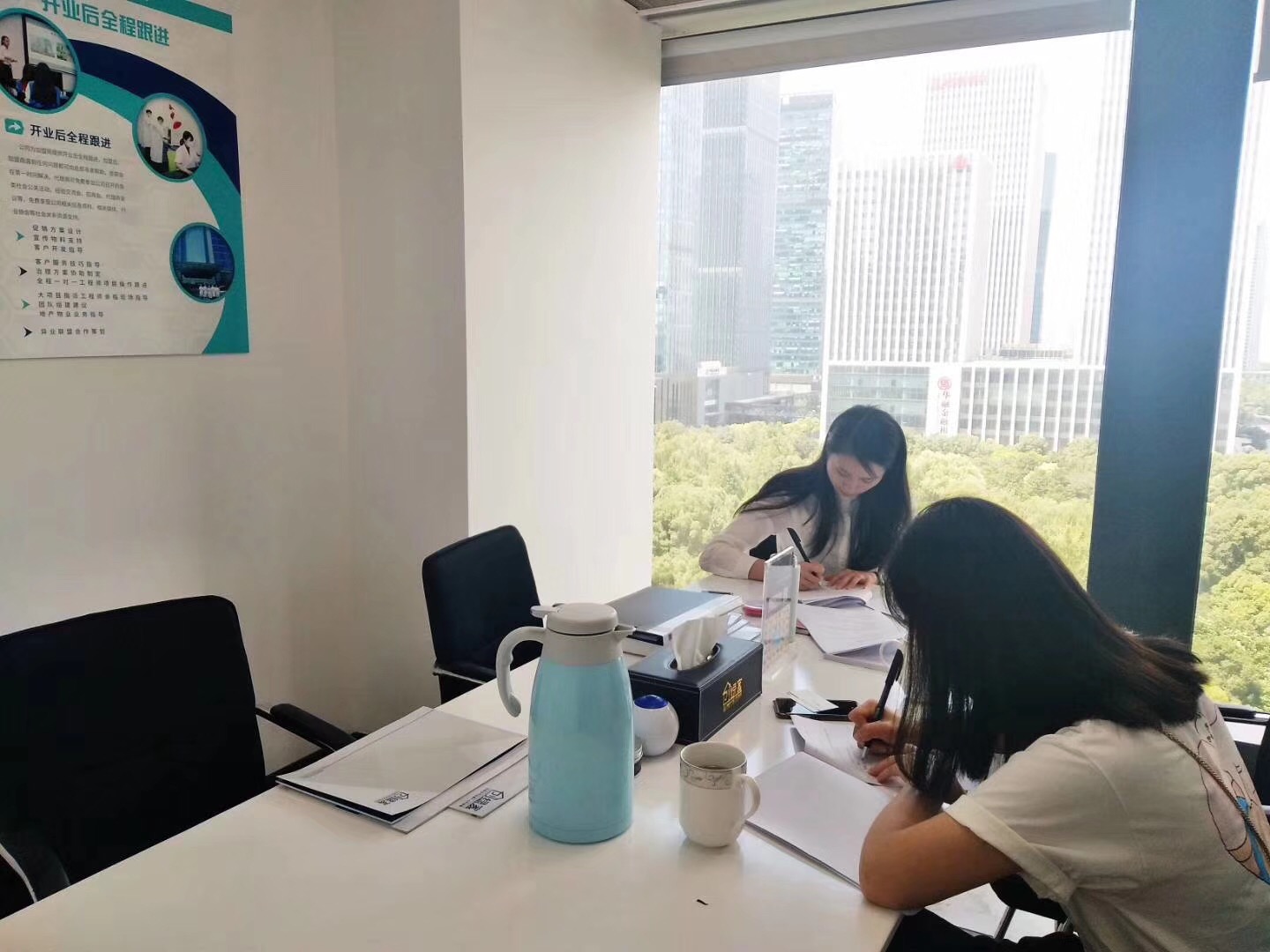 熱烈祝賀姚總、張總夫婦簽約創綠家揚州市區級代理！