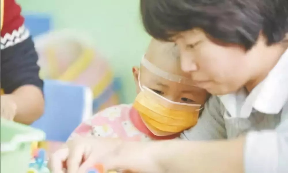 4歲男孩和媽媽辦“婚禮”，真相令人淚崩！