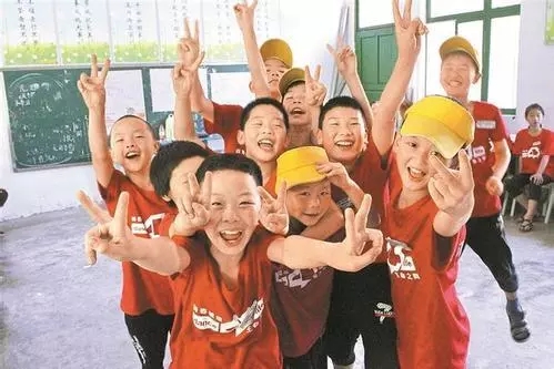 開學(xué)倒計(jì)時(shí)，學(xué)校除甲醛讓熊孩子們元?dú)鉂M滿迎接新學(xué)期！